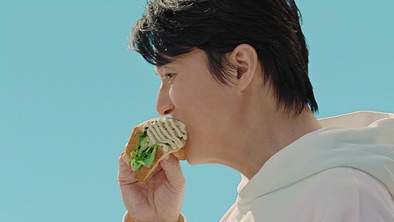 キユーピーハーフ 「カジュアルは、合理的。」篇30秒