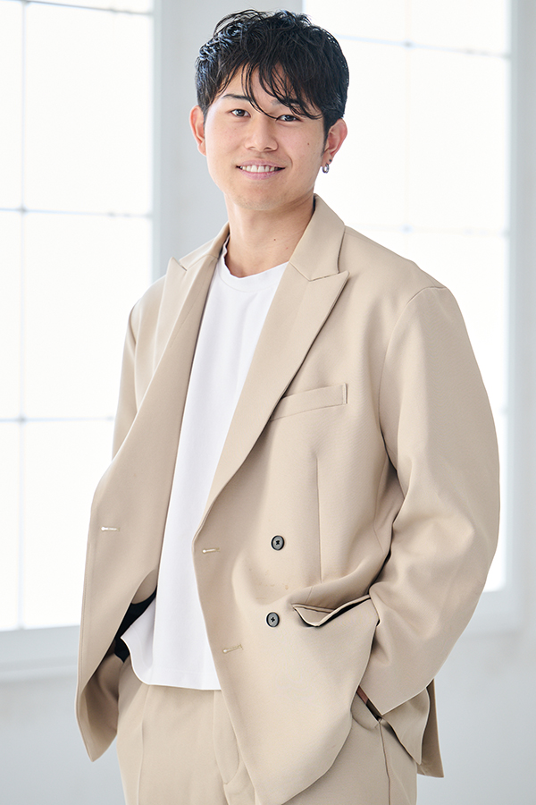 新垣智士
